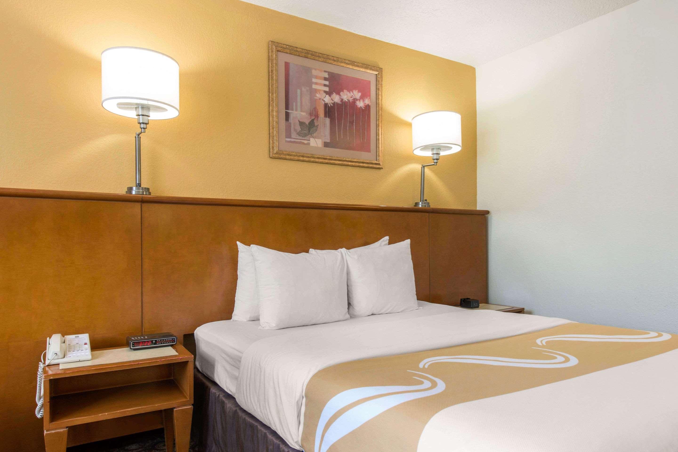 Quality Inn & Suites Near The Theme Parks Orlando Extérieur photo