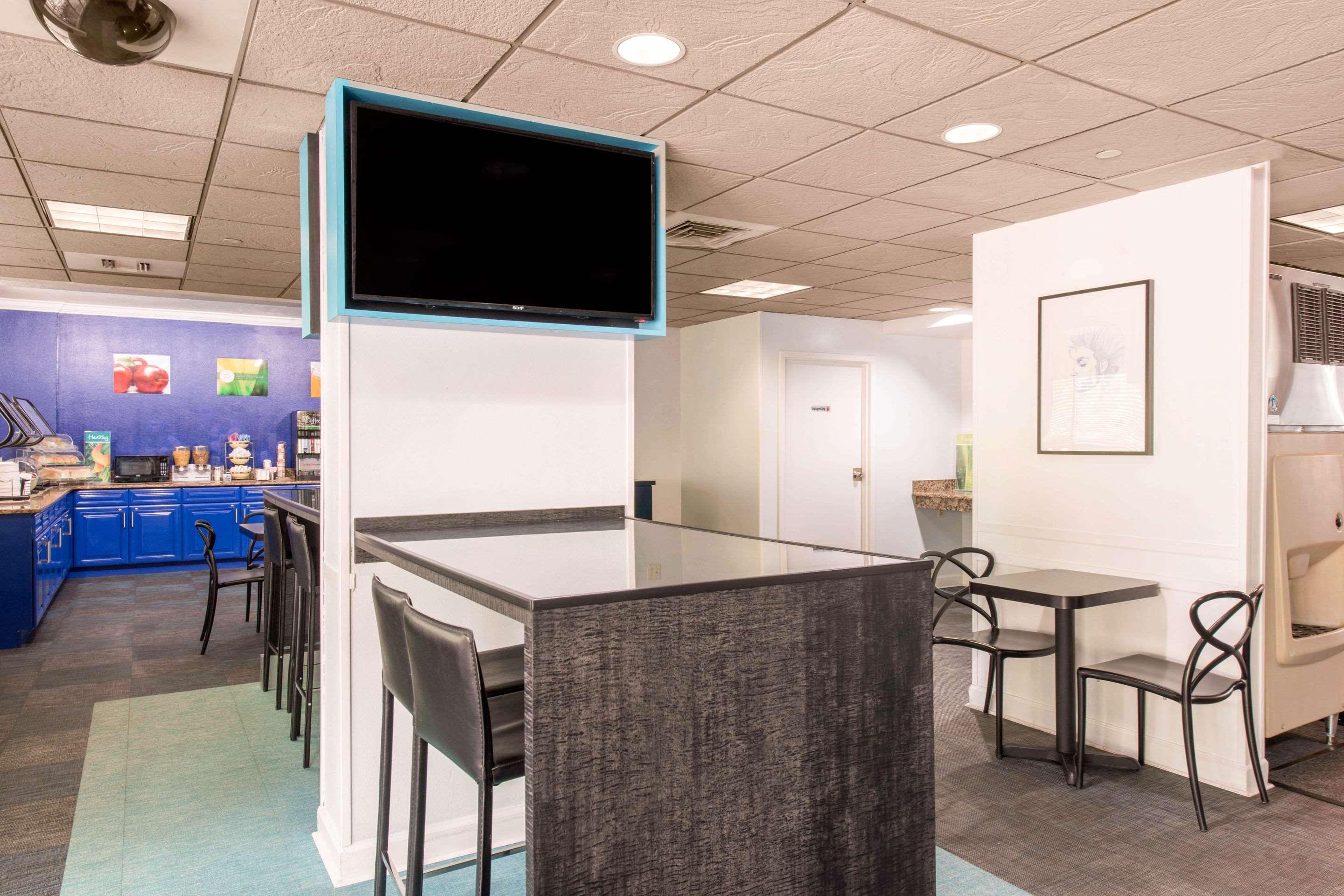 Quality Inn & Suites Near The Theme Parks Orlando Extérieur photo